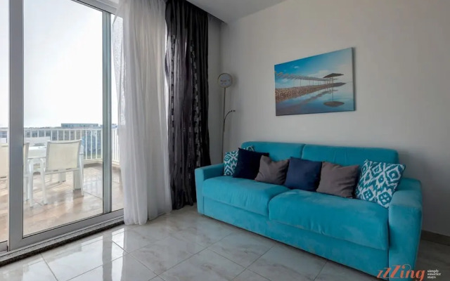 Sunny Penthouse w Terrace and Open Views