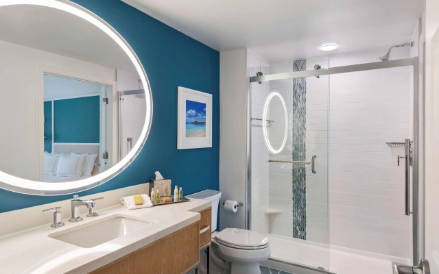 DoubleTree Suites by Hilton Naples