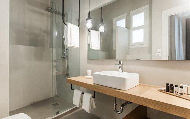 Monk Monastiraki Suites