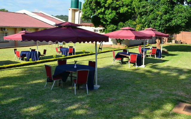 Riverside Hotel