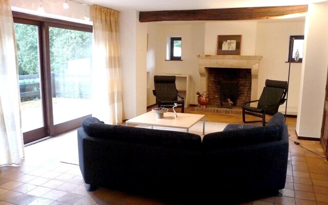 House With 5 Bedrooms in Comblain-au-pont, With Enclosed Garden and Wi