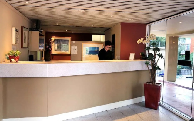 Best Western Twin Towers Inn – Lobby – Sydney
