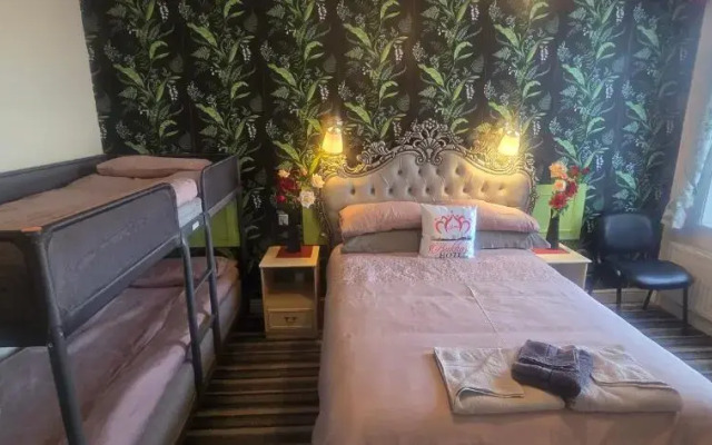 Bukhari Hotel