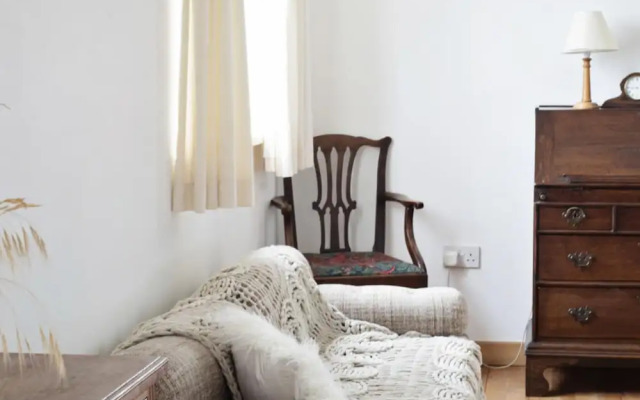 Triskele Detached Characteristic Home Sleeps 10