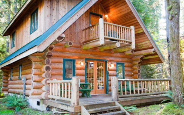 10SL Log Cabin at its Best!