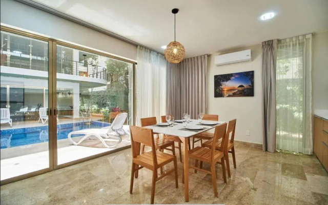 2 Bedroom apartment with 2 Pools, Wifi & GYM