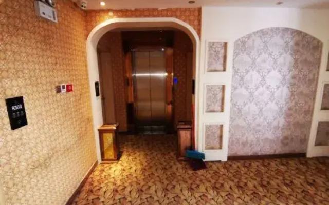 Sheqi Jinyuan Electric Sports Hotel