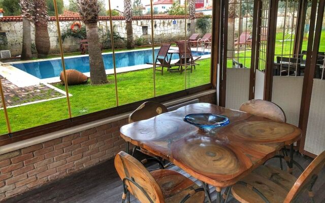 Tash Mekan Alacati Boutique Hotel