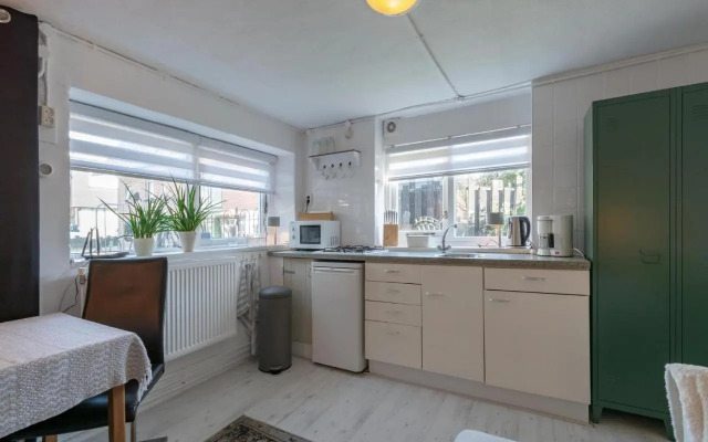 Comfy Holiday Home Near sea