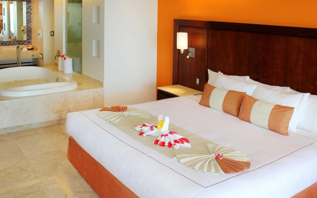 Hotel Azul Ixtapa Grand Resort Spa and Convention Center