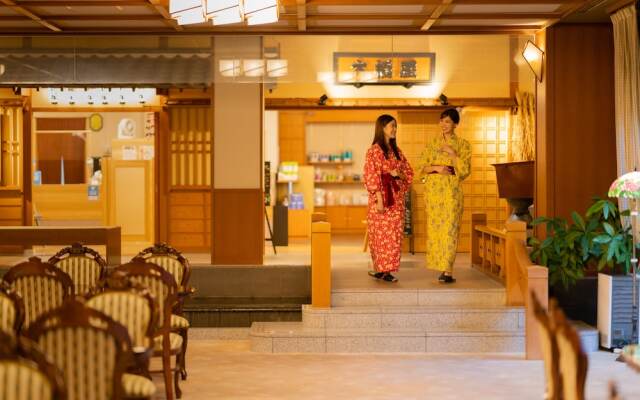 Hotel Hoho "A hotel overlooking the Echigo Plain and the Yahiko mountain range"