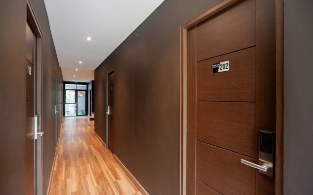 Urbanview Hotel Groovy Inn Tangerang