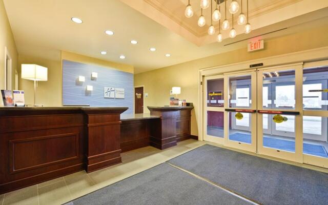 Holiday Inn Express & Suites Utica by IHG - фото 2