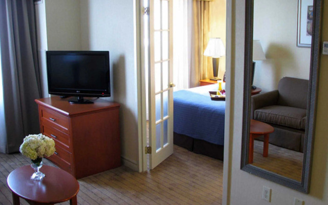 Holiday Inn Hotel & Suites Ottawa Kanata by IHG