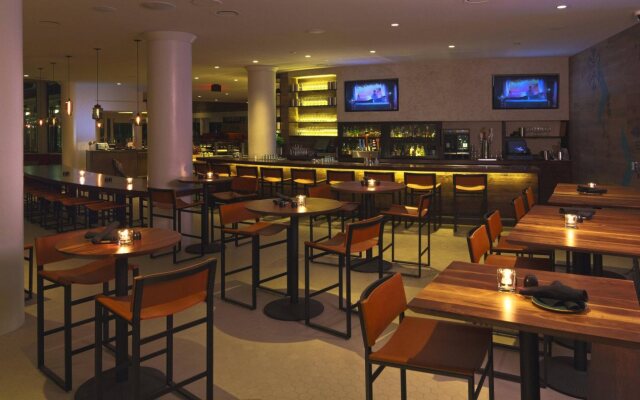 Delta Hotels by Marriott Victoria Ocean Pointe Resort