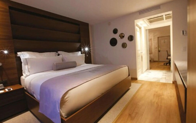 HS HOTSSON Hotel Leon