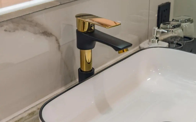 Rezen Hotel Wansheng International