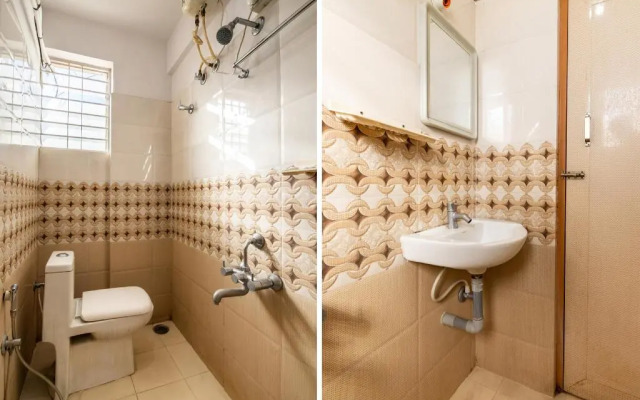 Chandra's Residence by OYO Rooms
