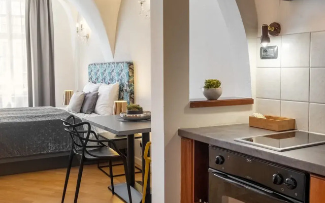 Chateau 9 Apartments by Adrez Living