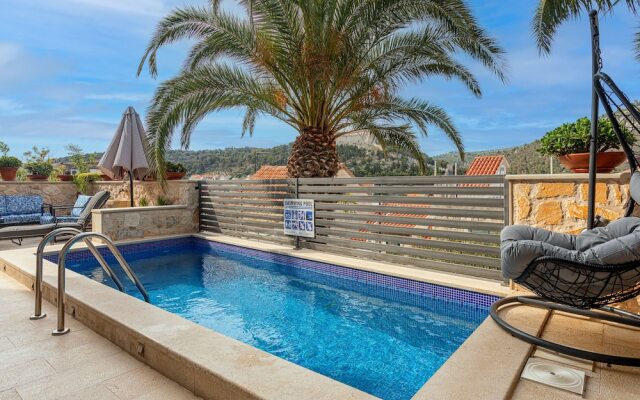 Villa Capitis in the Centre with luxury pool