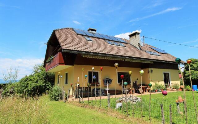 Cozy Apartment in Köttmannsdorf near Lake