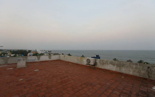 OYO Home 9767 Sea View 3 BHK Near Rock Beach