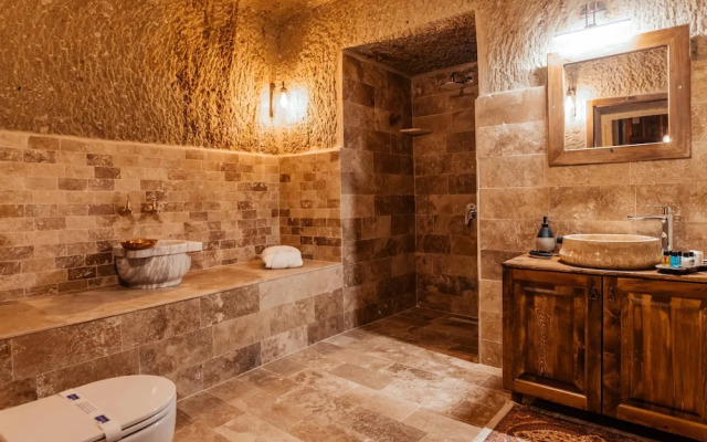 Bayar Cave Suites