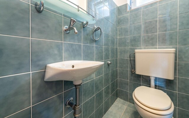 Stunning Apartment in Zadar With 2 Bedrooms, Wifi and Outdoor Swimming Pool