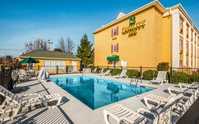 Quality Inn Oak Ridge