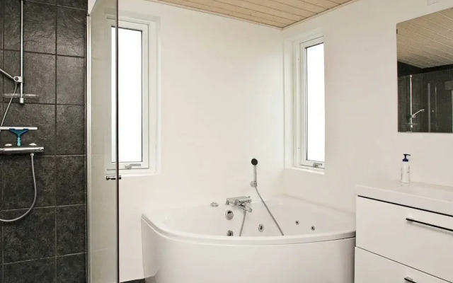 8 Person Holiday Home in Brovst-by Traum