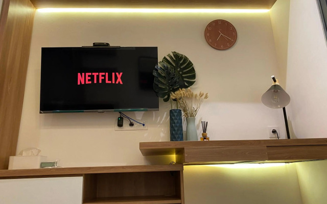 Skystory.inn warm and cozy studio @Skyhouse BSD