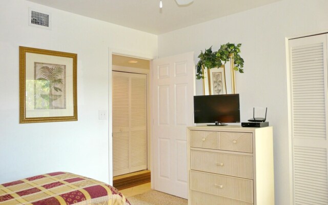 Peaceful Condo With Pool Across From South Beach