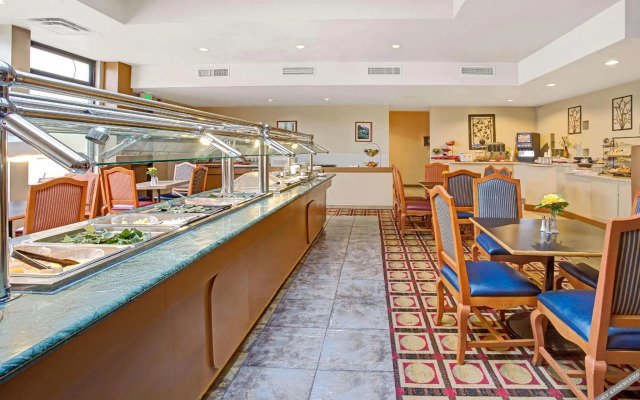 Four Points by Sheraton Englewood Centennial Airport