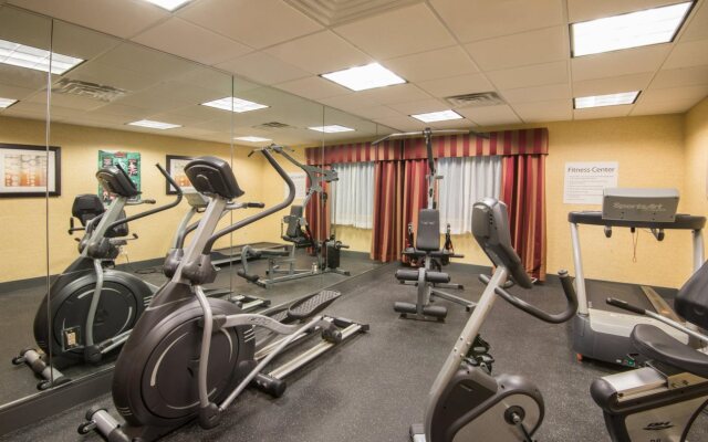 Holiday Inn Express & Suites Wauseon by IHG