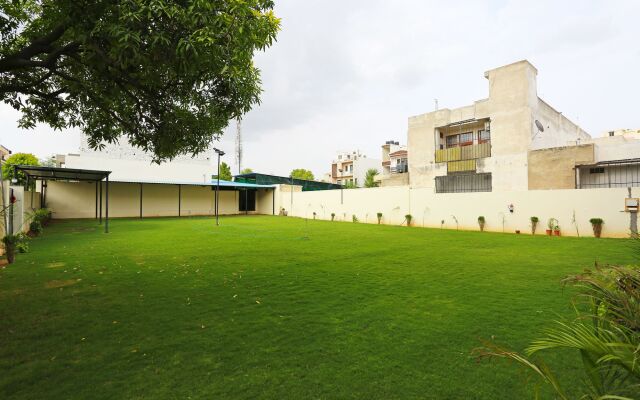 OYO 8425 Hotel Shiv Palace
