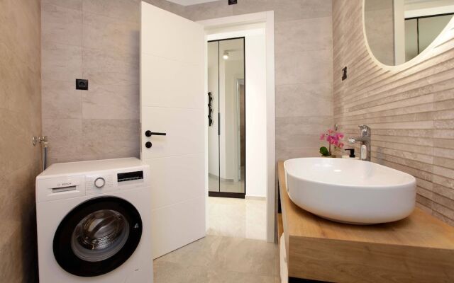 Beachfront villa Senses for 12 in Milna