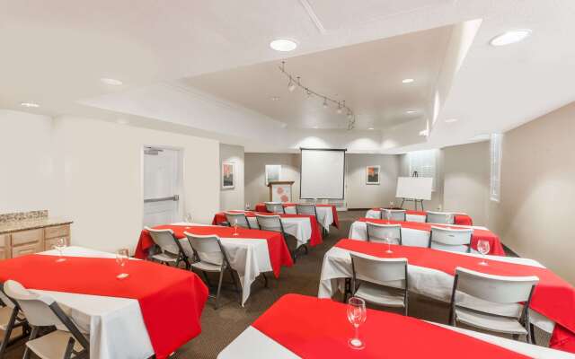 Hawthorn Suites by Wyndham Victorville