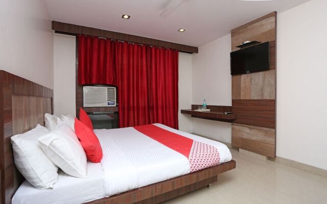 OYO 10733 Hotel Kingdom of Sai