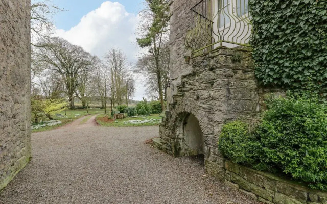 Groom's Quarters