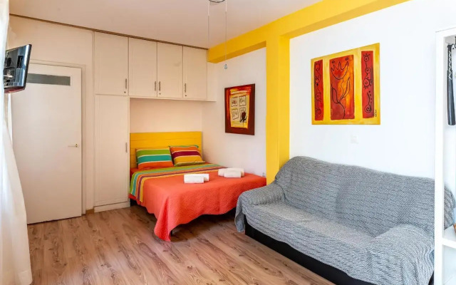 Sunny 35 sq m @historic center-bohemian Psyri-VFM
