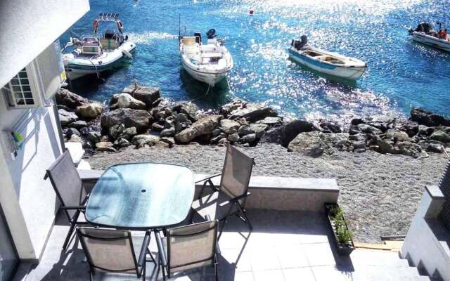 Sunrise Luxury Seaside Apartment