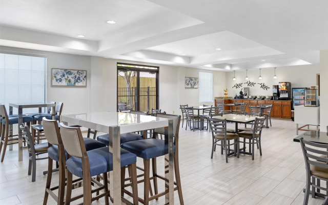 Best Western Plus Executive Hotel & Suites