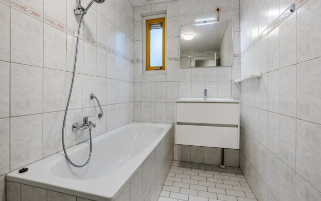 Comfortable Bungalow With Dishwasher Near the Beach