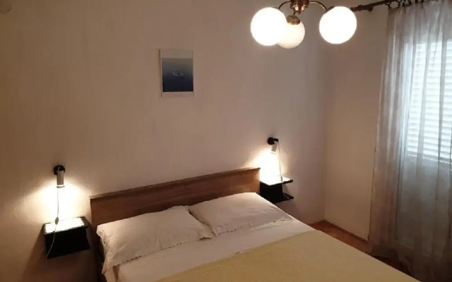 Nina - Free Private Parking - A3