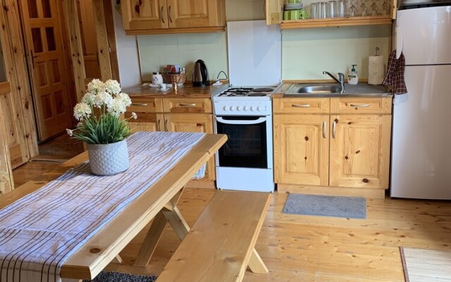 2 Bedroom Holiday Chalet With Views + Log Fire