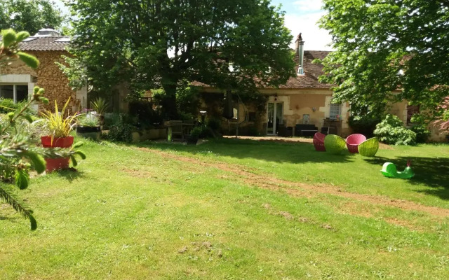 Le Clau Des Cerisiers