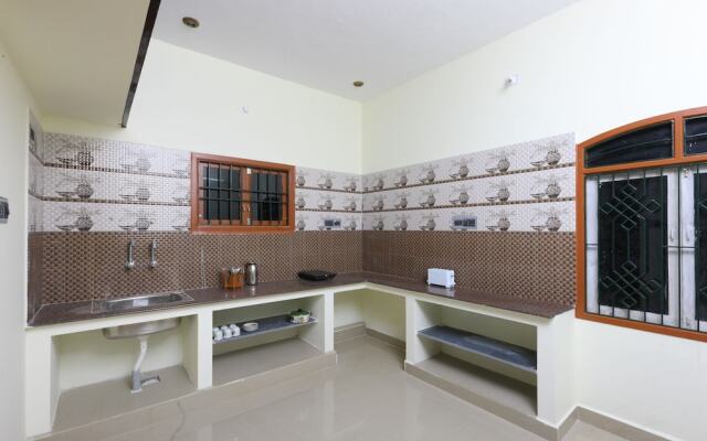 OYO 11698 Home Spacious 3BHK Near Boat House