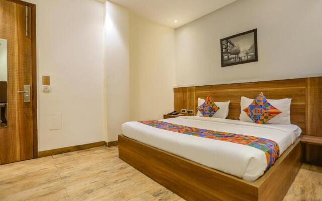 Fabhotel Royal Touch