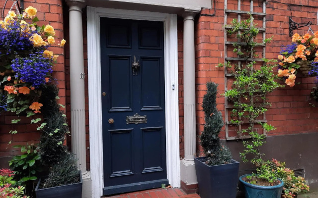 Warwick Lodge Guesthouse