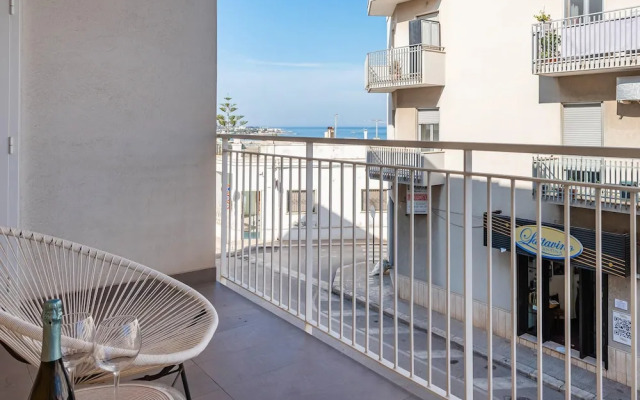 Marina Apartment 100m From Sea